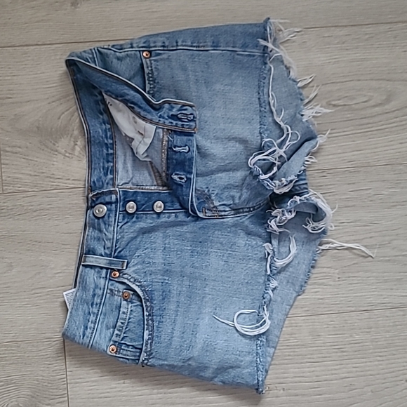 Levis 501 cutoff shorts - Picture 4 of 4
